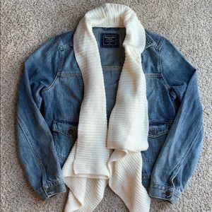 Abercrombie & Fitch Denim Jacket Medium. So cute!!